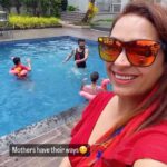 Ashita Dhawan Instagram - Coz too much of screen-time is not allowed 🏠 . . #the4Gclan #family #wearefamily #holiday #us #hum #we #together #bonding #familytime #familygoals #mytwins #saileshgulabani #ashitadhawan #dabbangdhawan #dhawanswhoarehappy #dhawanandonly #reel #staycation #gratitude #omsairam