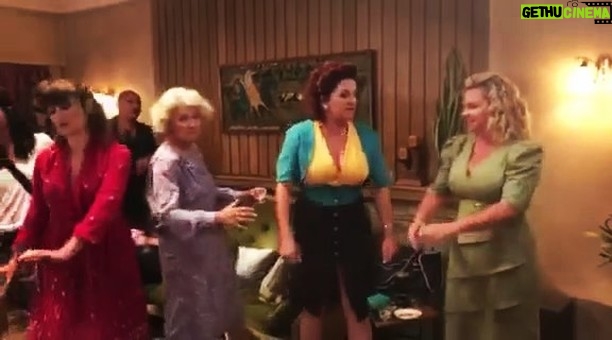 Ashleigh Cummings Instagram - The Millers. Pioneers de la moves de la modern day youthzzz šÆāāļøšÆāāļø You saw it here, folks. Circa 1983. Equally as important!!! Final episode of Westside 4 tonight at 8:30pm on @threenewzealand ! The genius folk behind the cameras did something so special with it which Iām beyond excited for you to see... š„š¹š½š!! #homesickforthewestsiders ā¤ļøā¤ļø