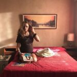 Ashleigh Cummings Instagram - IMPORTANT THINGS FOR YOUR CALENDAR: 1. Shark Week starts in fourteen days and two hours #notanad 2. Westside Season 4 (& preggerz Chez) begins in eight hours!!!!!!!!!!!!!! 🎉⚡️🕺🏽#definitelyanad! ...also #definitelyaprostheticbelly and #definitelyexcitedforpeopletoskipthiscaptionandcongratulateme @threenewzealand Thanks to martymannn for the snap 🎞👊