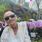 Ashleigh Cummings Instagram - Merry birthday time, nanny! Everybody tell me a story or something you learned from your nan! 😍🌷💙 Botanic Gardens of Sydney
