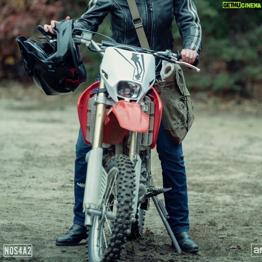 Ashleigh Cummings - 3.1K Likes - We had a deeelightful day yesterday at the TCAs discussing NOS4A2. I keep falling more and more in love with this project and its people ⛄️Here’s a little look ❤️🦷🌝 @nos4a2_amc