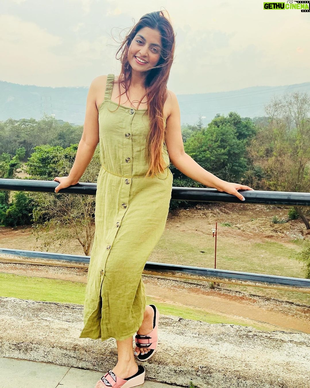 Athmiya Instagram - Listen to the breeze ..walk at ease 🍃 Navi Mumbai (New Mumbai), India
