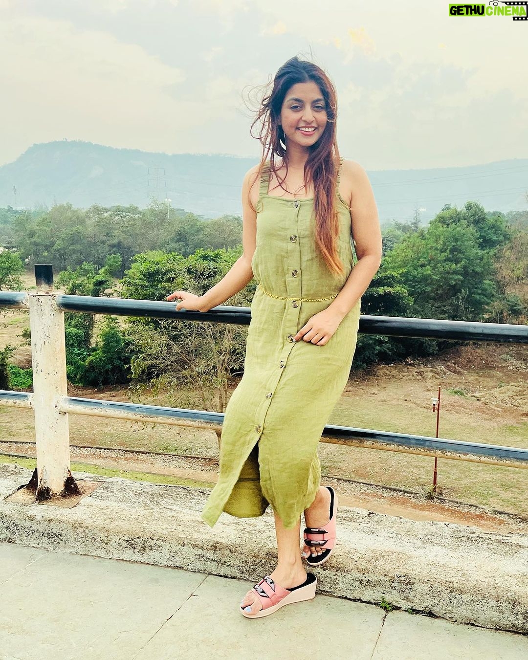 Athmiya Instagram - Listen to the breeze ..walk at ease 🍃 Navi Mumbai (New Mumbai), India