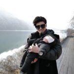 Atta Halilintar Instagram - adek jgn sedih papa sama kaka km terus.. percayalah sayang nya papa tetap sama.. Alhamdulillah Liburan pertama adek azura walau dia lebih banyak di villa or hotel.. smg jadi charge energi kembali bekerja di negri tercinta! ;)