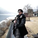 Atta Halilintar Instagram - adek jgn sedih papa sama kaka km terus.. percayalah sayang nya papa tetap sama.. Alhamdulillah Liburan pertama adek azura walau dia lebih banyak di villa or hotel.. smg jadi charge energi kembali bekerja di negri tercinta! ;)