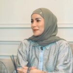 Atta Halilintar Instagram - Dibalik OLLA RAMLAN semua terdengar disini.. Pertama kali ada yg GREBEK Rumah Pondok Indah OLLA Ramlam Berkarya sejak 1996… Single MOM Top ibukota Ternyata orangnya smart cek youtube AH #GrebekRumah