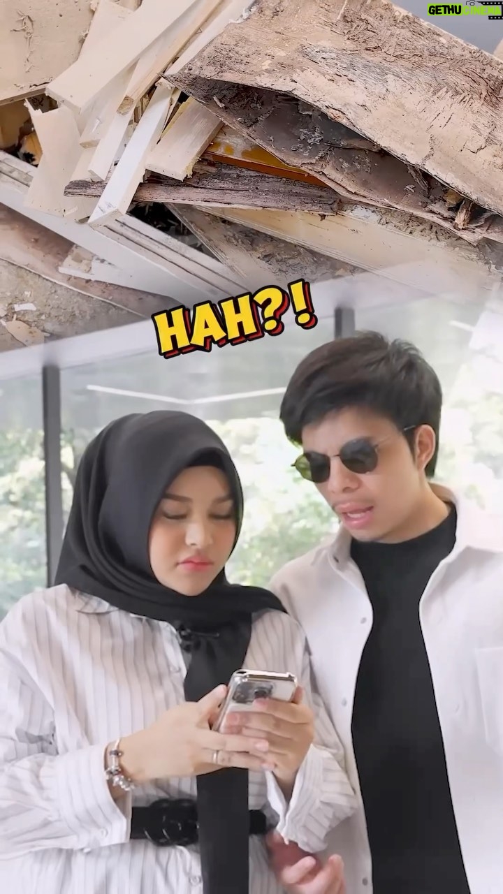 Atta Halilintar Instagram - Untung sebelum ada rayap Papata udah nurut rumahnya disemprot @fumida_id Kalo engga duh mamanur udah jelas pusiiingg😡 Rumah kalian kalo mau aman atau rumah yg udah kena rayap mending treatment di Fumida deh Ngga mau kan rugi besar renov rumah karena rayap?