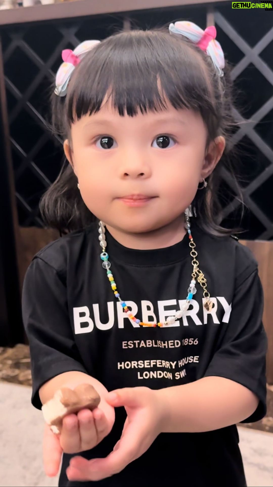 Atta Halilintar Instagram - kabarnya sampe sekarang masih ijin boleh ga? apa aja ijin kaka naaa. gini terus sampe gede yaa ;)