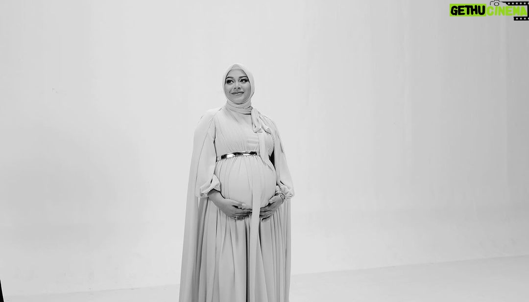 Atta Halilintar Instagram - Happy mothers day 3 ibu ku dan 1 ibu dari 2 putriku.. 🤍