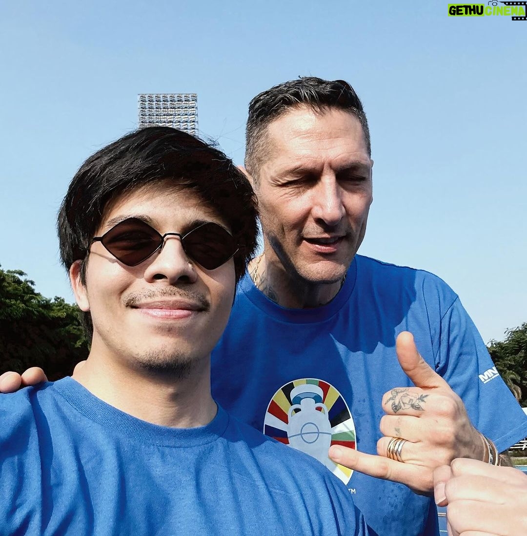 Atta Halilintar Instagram - DRILL With the LEGEND!💦 One of my favo capitano PUYOL! walau saya fans madrid.. #Euro2024 @carles5puyol @marcomaterazzi @raffinagita1717