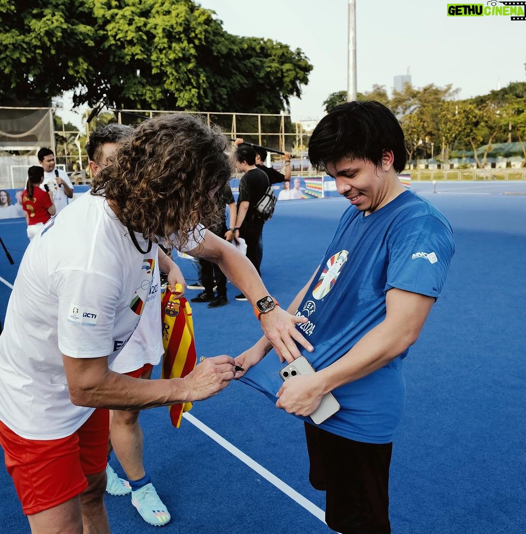 Atta Halilintar Instagram - DRILL With the LEGEND!💦 One of my favo capitano PUYOL! walau saya fans madrid.. #Euro2024 @carles5puyol @marcomaterazzi @raffinagita1717