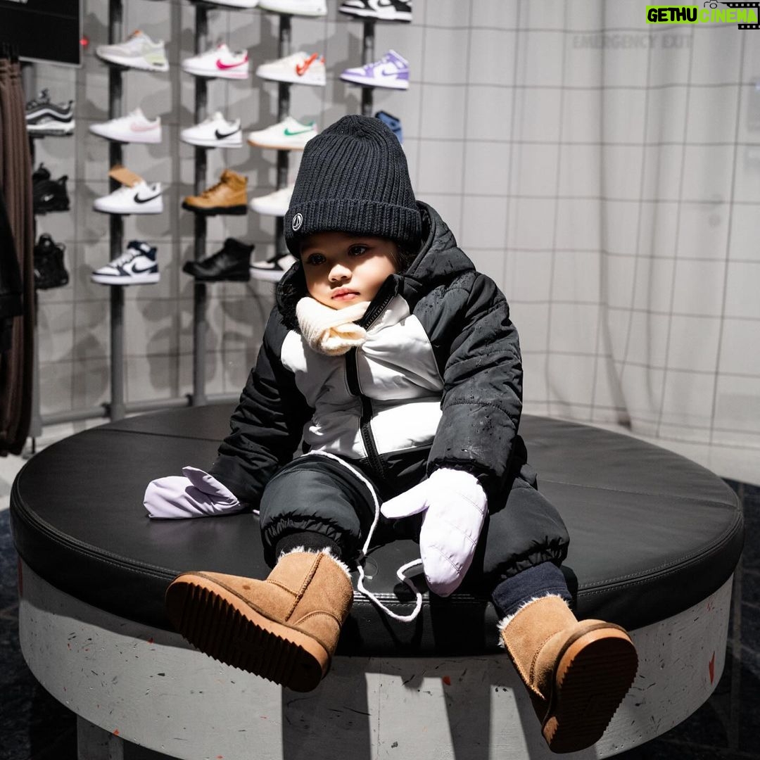 Atta Halilintar Instagram - pinguin nya beku onty... Gangnam Region 江南 区域 江南 地域 강남 지역 首尔 ソウル Seoul 서울