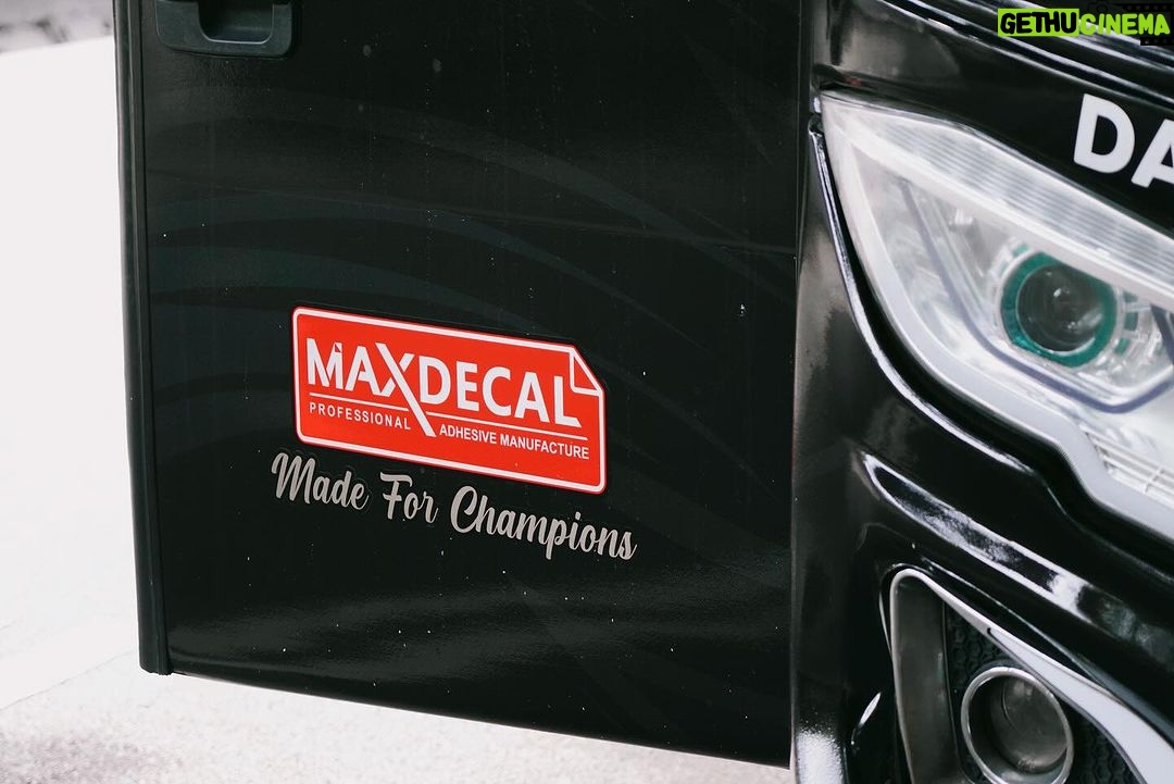 Atta Halilintar Instagram - Makasih maxdecal udah membalut kuda hitam @pendekarunited 2024! 🖤 1 jt untuk yang yang comment dan follower @maxdecalofficial @pendekarunited (dipilih 2 orang buat besok jumat berkah ya) udah diumumin ya @ahhaberbagi
