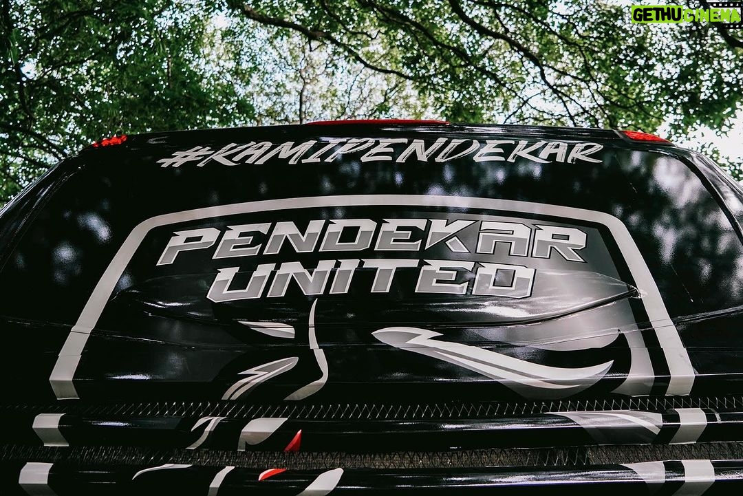 Atta Halilintar Instagram - Makasih maxdecal udah membalut kuda hitam @pendekarunited 2024! 🖤 1 jt untuk yang yang comment dan follower @maxdecalofficial @pendekarunited (dipilih 2 orang buat besok jumat berkah ya) udah diumumin ya @ahhaberbagi