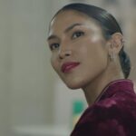 Aulia Sarah Instagram - SIKAAAT!! @pertaruhantheseries season 2 sudah tayang dan bisa di nikmati mulai hari ini. selamat nonton episode 1 & 2 ya. selamat bertemu dengan Kumala 🍵🥢🏮✨ directed by @sidharta_tata & @fajarmarsan 🕺🏻🕺🏻 nonton #PertaruhanTheSeries2 sekarang di @vidiooriginals 🥳🎉 episode baru akan tayang setiap hari jumat mulai pukul 07.00 WIB!!