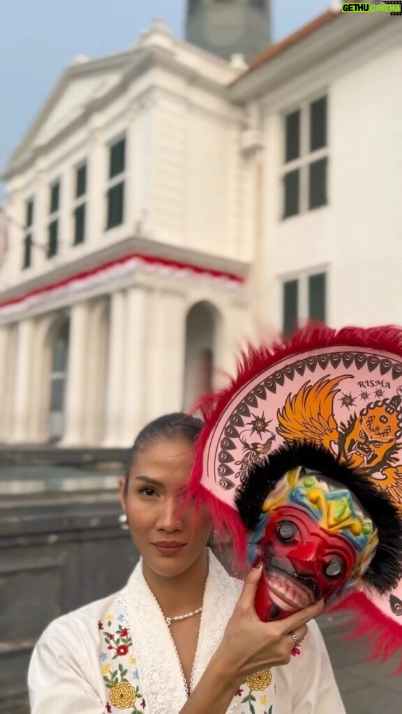 Aulia Sarah Instagram - Exploring the streets, feeling the energy. Embracing the spirit and celebrating Indonesia’s freedom. Dirgahayu RI ke 78 “Terus Melaju untuk Indonesia Maju” 🇮🇩 #ThisIsAul #DirgahayuIndonesia #Indonesia #Merdeka