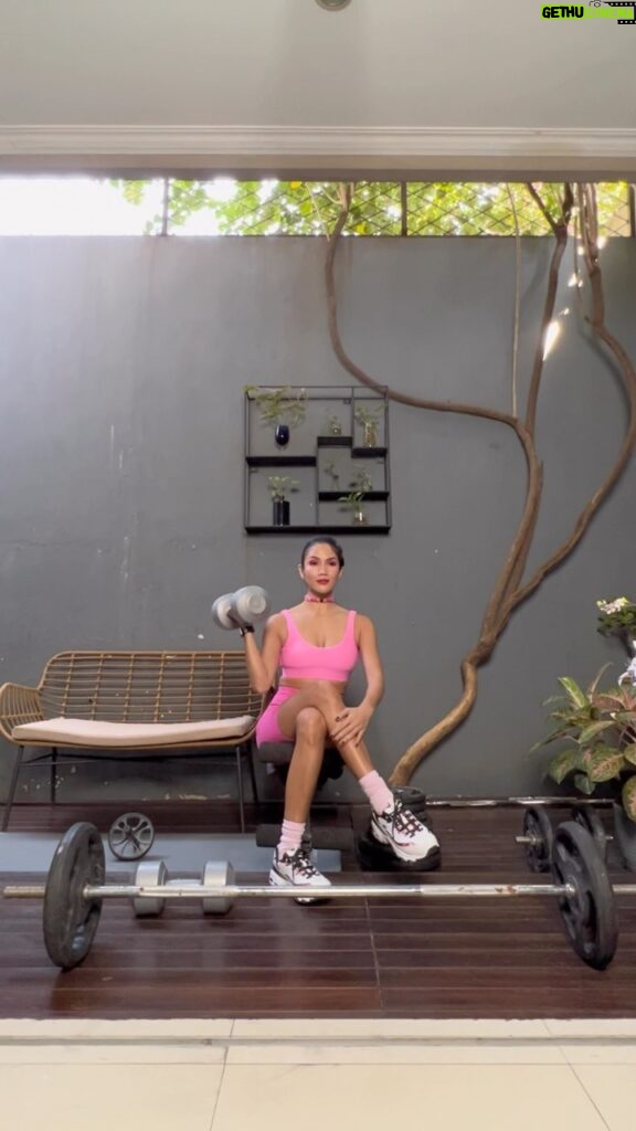 Aulia Sarah Instagram - what do you think Barbie does to get in shape? 🤭 #WorkoutWithAuliaSarah