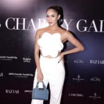 Aulia Sarah Instagram - Bazaar Icons Charity Gala 2023 🌼🤍✨ thank you for having me @bazaarindonesia #BazaarIndonesiaICONSCharityGala #BazaarIconsParty wearing @renzilazuardi make up @dinar.situmorang hairdo @ade_ragil_hairdo photo @abdullah_fariz @ramaloren