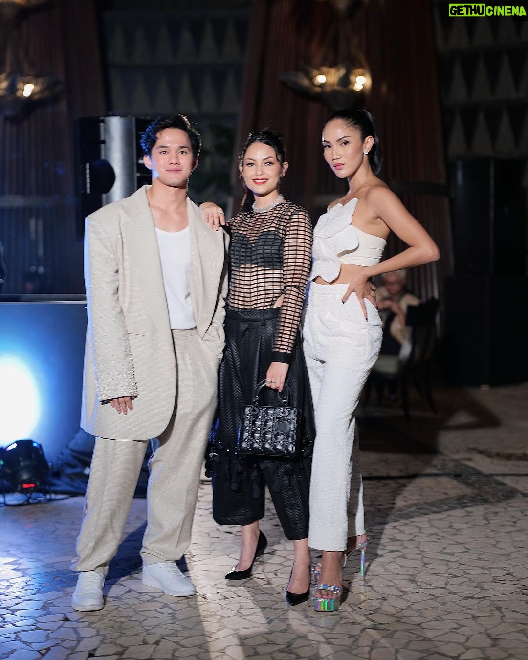 Aulia Sarah Instagram - Bazaar Icons Charity Gala 2023 πΌπ€β¨ thank you for having me @bazaarindonesia #BazaarIndonesiaICONSCharityGala #BazaarIconsParty wearing @renzilazuardi make up @dinar.situmorang hairdo @ade_ragil_hairdo photo @abdullah_fariz @ramaloren