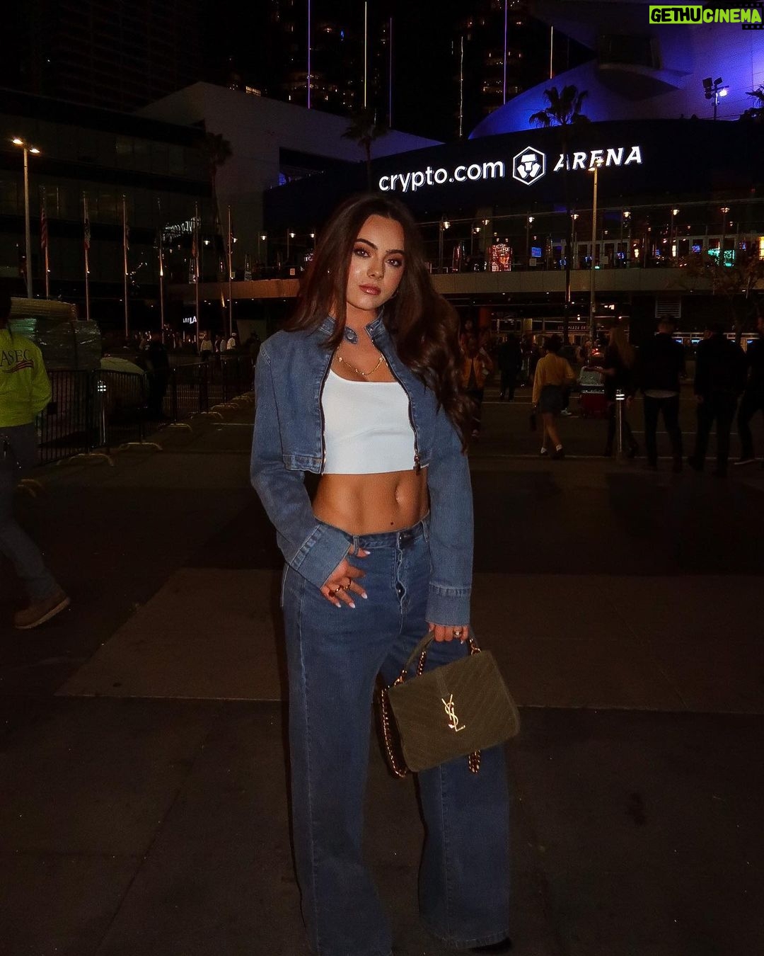 Ava Allan Instagram - Lakers made it look too easy last night 💜🏀💛 Crypto.com Arena