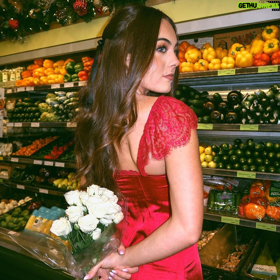 Ava Allan Instagram - Code red in aisle 8 💃🏻 @hellomolly Los Angeles, California