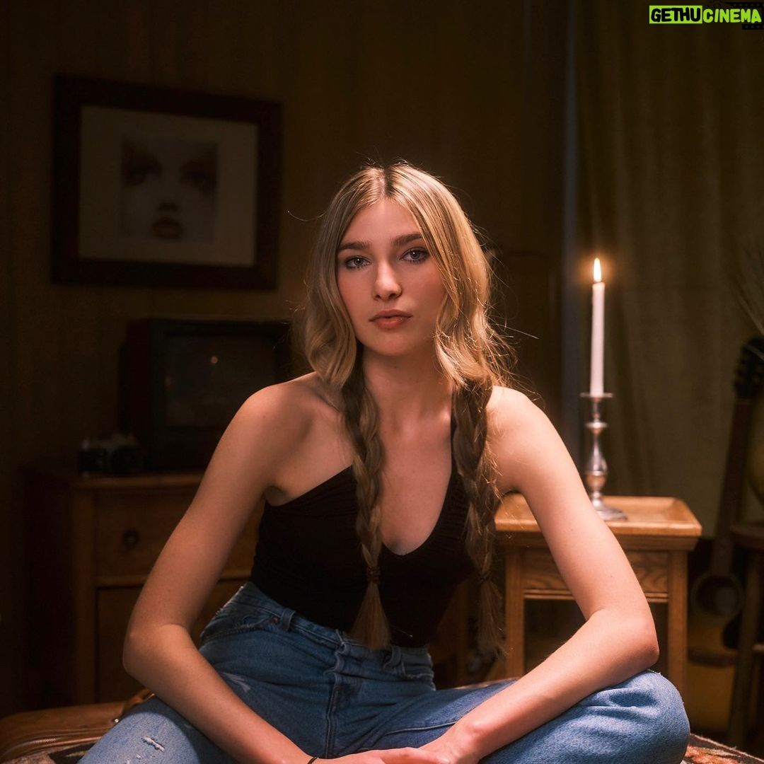 Ava August Instagram - MOVE ON IS OUT TONIGHT AT MIDNIGHT!! ARE YOU READY?