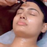 Avani Modi Instagram - The beautiful actress @avanimodiofficial indulged in a luxurious facial workout at our studio, giving her a radiant glow. Our bespoke Luxe facelift includes oxygen-infused hydration for skin rejuvenation, sculpting tools to contour her face, and fascia massages for lymphatic drainage. It’s a pampering experience tailored to unveil natural beauty and vitality.✨🌺 Call us on +91 81041 01177 for appointments ! #glowflow #faceworkout #bandrawest #mumbai #facialreflexology #facialacupressure #facemassage #india #beauty #skincare #koreanskin Bandra West