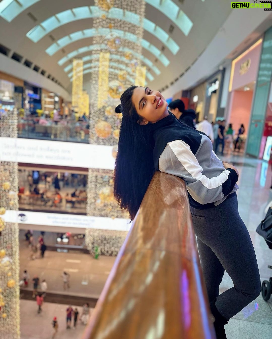 Avani Modi Instagram - @thedubaimall #dubai🇦🇪 #newyear #2023