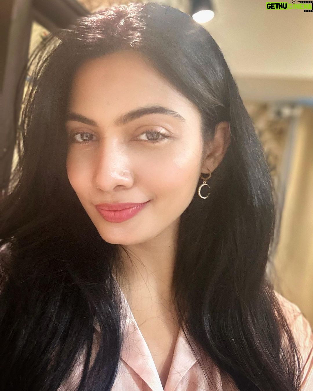 Avani Modi Instagram - Just some random selfies….to brighten up the mood. #sleflove #selfie #live #laugh #love #life #actresslife