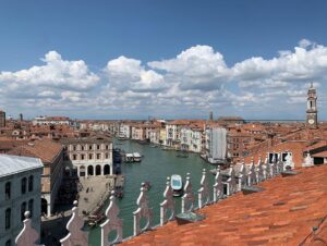 Avi Lake Instagram - Hey siri, play “My heart is buried in Venice” by @rickymontgomery !! 🤩💙 #venice #italy