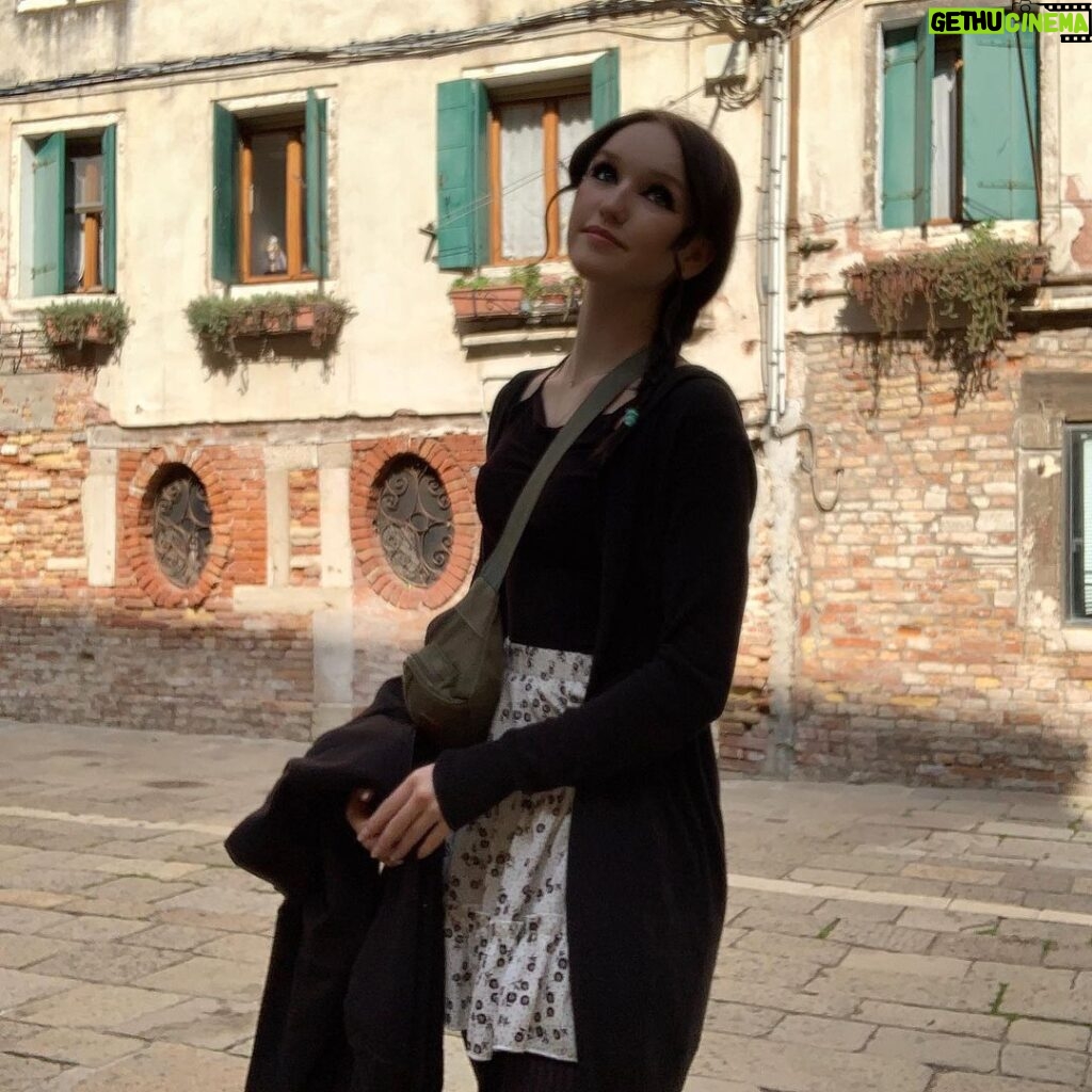 Avi Lake Instagram - Venice pt. 1! What a dream!! :)🤍 #venice #italy Venice, Italy