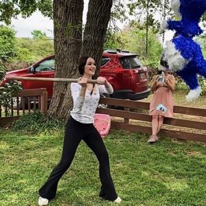 Avi Lake Instagram - You’re never too old to beat a piñata! Happy Easter!!🐰💕🍭 #happyeaster #actionshot