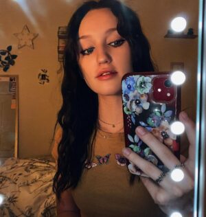Avi Lake Instagram - 🦋💟💓