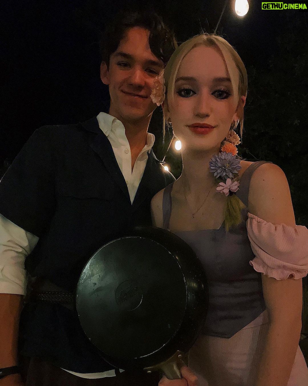 Avi Lake - 3K Likes - Happy Halloween from Rapunzel, Flynn & the frying pan! 🎃💕💜 #tangled