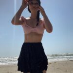 Avi Lake Instagram - #beachday ☀️🏝💓