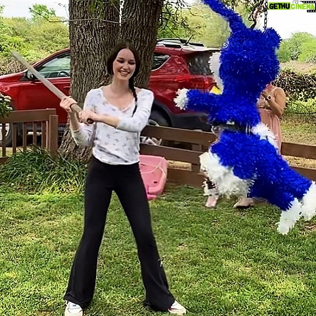 Avi Lake Instagram - You’re never too old to beat a piñata! Happy Easter!!🐰💕🍭 #happyeaster #actionshot
