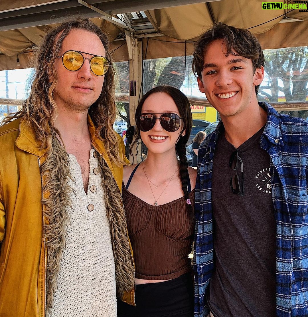 Avi Lake - 3.1K Likes - Had a great time seeing @dylanmeekmusic play at one of my favorite coffee spots @radiocoffeeandbeer with @chriscarp_official !! Check out Dylan’s new album “All I Need” :)