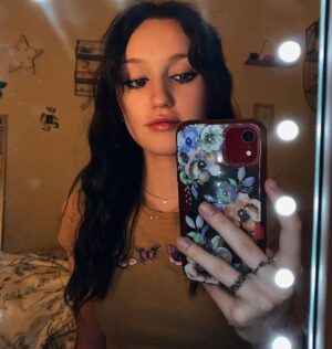 Avi Lake Instagram - 🦋💟💓