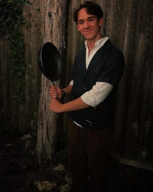 Avi Lake Instagram - Happy Halloween from Rapunzel, Flynn & the frying pan! 🎃💕💜 #tangled