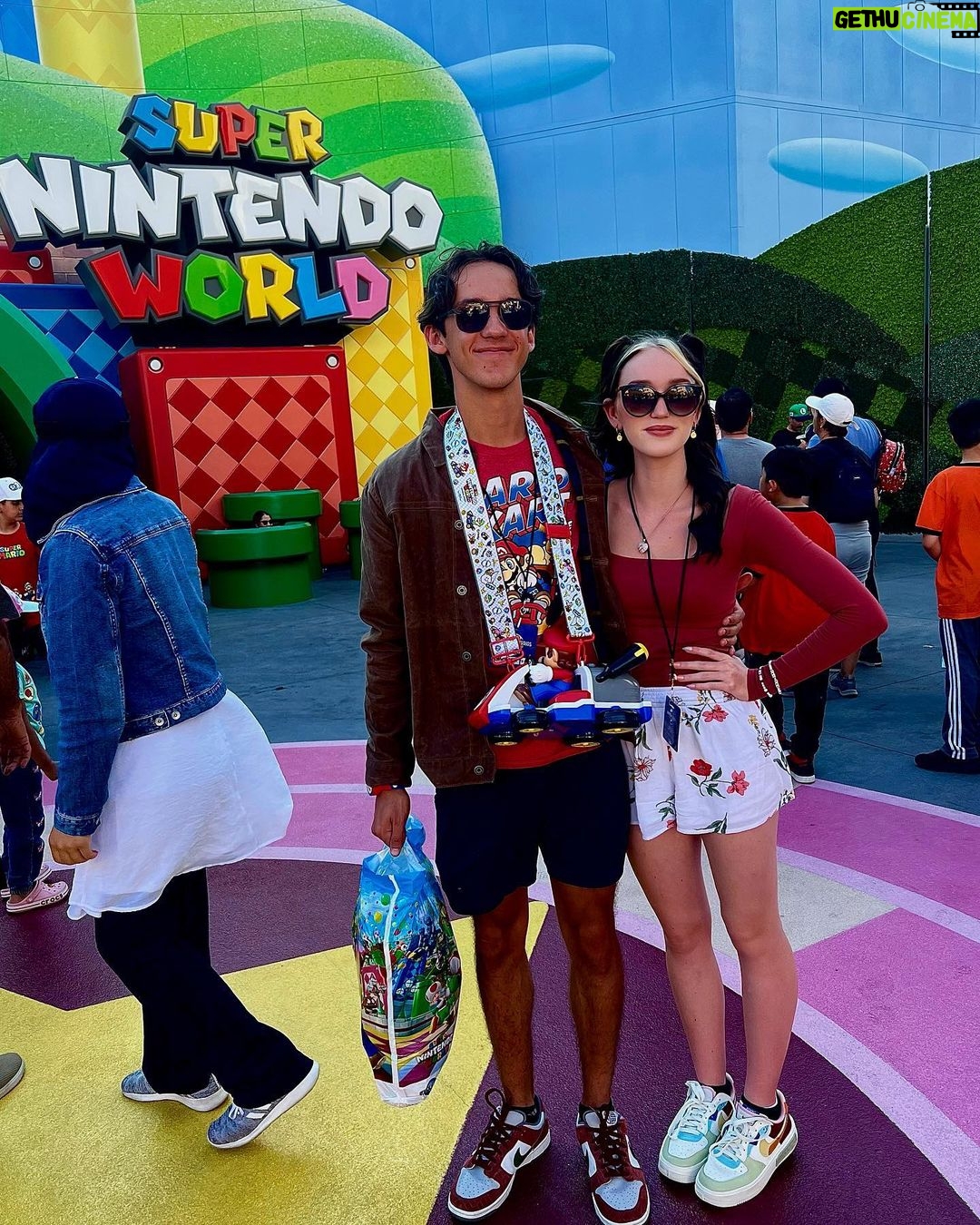 Avi Lake Instagram - Super time with my super boy!!🏁🍄❤️ #supernintendoworld