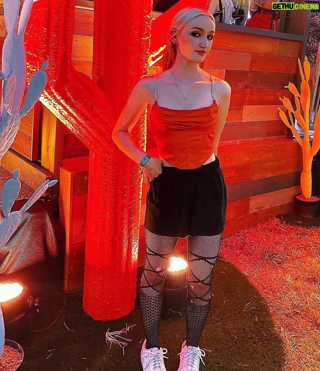 Avi Lake Instagram - From the last day of #acl! Got to see @paramore & they were so amazing!! ❤️🔥 #austincitylimits #paramore Austin City Limits Music Festival (ACL)