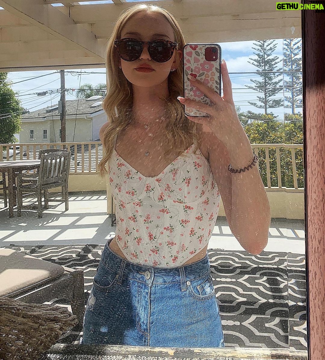 Avi Lake - 3.3K Likes - 💕🌴☀️