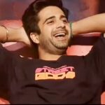 Avinash Sachdev Instagram - Saari duniya ek taraf hai aur ek taraf hai humara #Herono1 😎❤️ Outfit : @powerlookofficial Don’t forget to watch him live and vote for him only on @officialjiocinema #AvinashSachdev #AvinashVijaySachdev #AVS #Sachkadev #Avinashinbiggboss #Avinashinbbott #Biggbossott #Avinashkipaltan #lionofthejungle