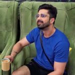 Avinash Sachdev Instagram - Subah ki shuruwat humare #HeroNo1 aur ek cup chai ke saath 😍❤️ Keep voting for our guy right here only on @officialjiocinema ! Link in Bio 🤩 #AvinashSachdev #AvinashVijaySachdev #AVS #Sachkadev #Avinashinbiggboss #Avinashinbbott #Biggbossott #Avinashkipaltan #lionofthejungle