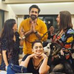 Avinash Sachdev Instagram - The consistent mad bond, results into happy bond! ♥️♥️🤗🤗 #friendsarefamily #truefriends #eliteclan #bbott2 #bond #forever ##avinashvijaysachdev #falaqnaaz #poojabhatt #bebikadhurve #chosenfamily #funtimes