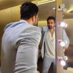 Avinash Sachdev Instagram - People in the mirror are closer than they appear 💙 So Don’t forget to watch our #HeroNo1 live only on @officialjiocinema 🤩❤️ #AvinashSachdev #AvinashVijaySachdev #AVS #Sachkadev #Avinashinbiggboss #Avinashinbbott #Biggbossott #Avinashkipaltan #lionofthejungle