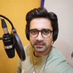 Avinash Sachdev Instagram - I feel privileged for giving my voice in hindi to Dhanush Sir @dhanushkraja for the film #vaathi on @netflix_in @venky_atluri @iamsamyuktha_ Thank you @officialgoldminestelefilms for this opportunity. 😊🙏❤️