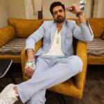Avinash Sachdev Instagram - People in the mirror are closer than they appear 💙 So Don’t forget to watch our #HeroNo1 live only on @officialjiocinema 🤩❤️ #AvinashSachdev #AvinashVijaySachdev #AVS #Sachkadev #Avinashinbiggboss #Avinashinbbott #Biggbossott #Avinashkipaltan #lionofthejungle