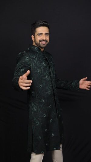 Avinash Sachdev Instagram - Feeling filmy... 😍

Styled by @akansha.27 @tiara_gal
Assisted by @whatmanaaadoes 
Outfit by @mehboobsons
#avinashvijaysachdev #avs #avinashians #avinash_world #avinaaz #avinashfans #avifandom #shahrukhkhanfans #zaalima #makeittrend #newtrend #musiclover #favorite #indianwear #ethnicwear #mensstyle