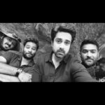 Avinash Sachdev Instagram - The most difficult and the most amazingly adventurous shoot of my life with mind blasting facts about earth and human evolution. 10 cities 2300 kms by road, featuring a new landscape everyday. Without the fun loving crew it wouldn't have been possible for all of us to survive this thrilling shoot, where we experienced surprises everyday specially in the remote areas. So my first ever experience in anchoring was indeed a special one, and thanks to madhyaprdesh tourism and geological survey of india where i could witness the story behind 'the big bang theory'. Waiting for this one to release soon... 😊🙏 #shukr #madhyapradeshtourism #gsi #thebigbangtheory